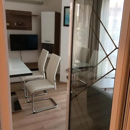 мони Apartment