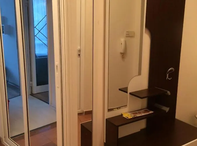 мони Apartamento Burgas