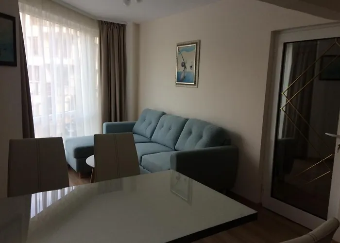 мони * بورغاس