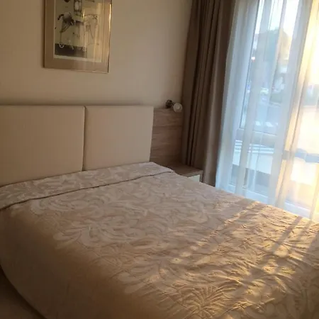 Apartman мони *